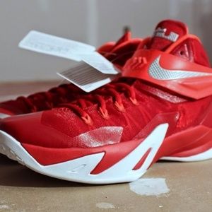 Red Nike Zoom Lebron 8
